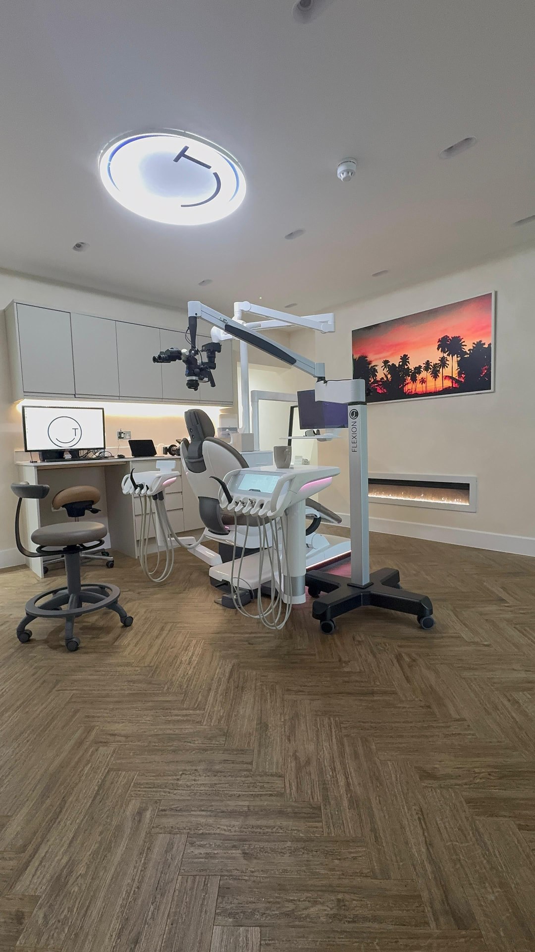 Dental surgery chair and treatment room at Teeth by Teki