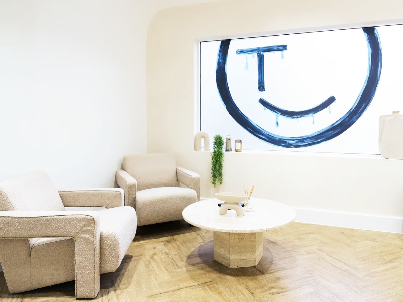 The Teeth by Teki waiting room in Gidea Park